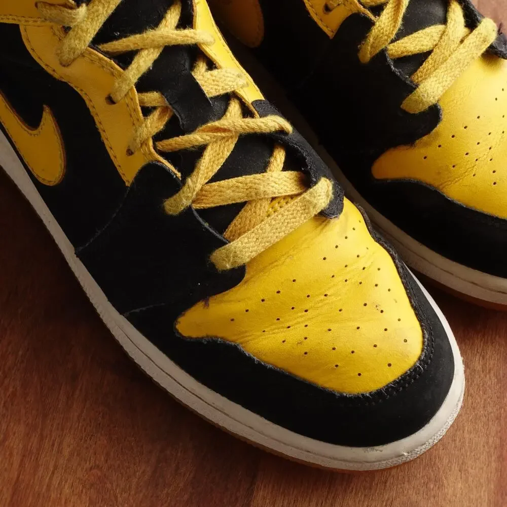 Nike Sneakers SZ 6.5Y Air Jordan 1 Retro New Love BLK Varsity Maize 307383-071